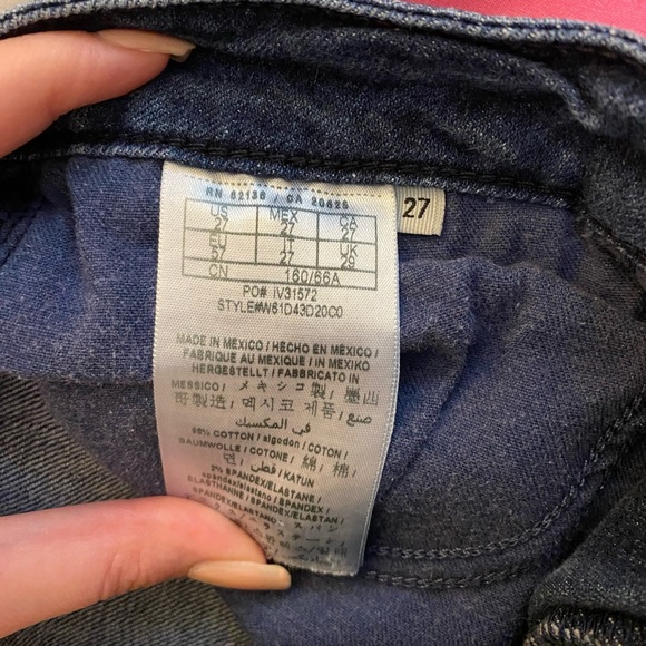 GUESS Jean Shorts - Picture 4 of 4